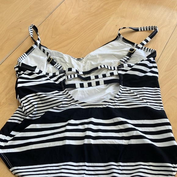LaBlanca Fine Line Mitered Mio One-piece Swimsuit black white stripe size 18 - Picture 4 of 5